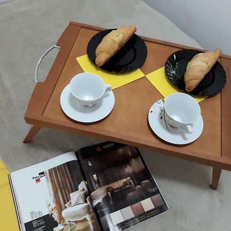 Sweet Yellow Apartment Belgrad Exterior foto
